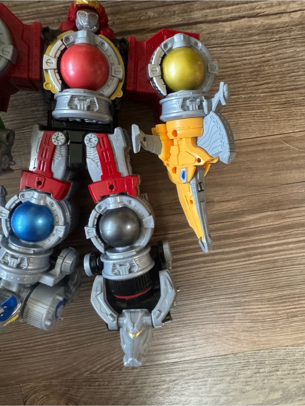 Power Ranger Red Megazord with Multicolor Orb Components - Picture 3 of 4